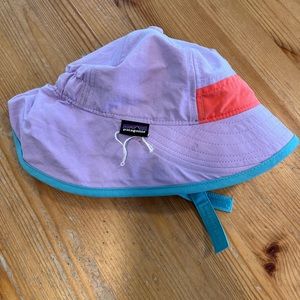 Baby block the sun UPF hat. Patagonia. 3-6 months. Worn a few times. So cute!
